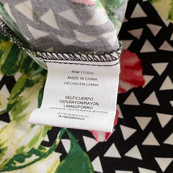 As U Wish Tropical Print Romper Jumpsuit NWT XL - Picture 12 of 12